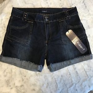 KAREN T PLUS SIZE 22 STRETCH JEAN SHORTS  DENIM